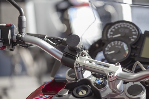 INTERPHONE USB-розетка с 2-мя выходами USB на трубчатый руль 2000А ACCMOTO2USB фото в интернет-магазине FrontFlip.Ru