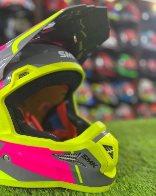 Шлем SMK ALLTERRA X-POWER, цвет жёлтый неон/серый/фуксия фото в интернет-магазине FrontFlip.Ru