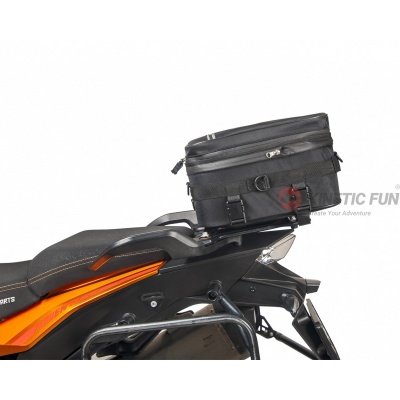 [KINETIC FUN] Сумка на хвост мотоцикла Touring, объём 12-20 литров текстиль, цвет Черный фото в интернет-магазине FrontFlip.Ru