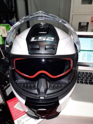 брак сломаны очки  LS2 Мотошлем FF902 SCOPE Solid белый (XS) фото в интернет-магазине FrontFlip.Ru