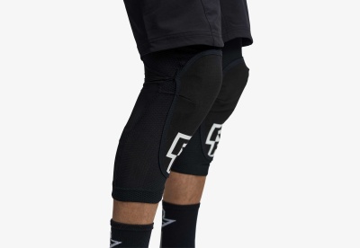Наколенники Race Face Covert Knee Stealth фото в интернет-магазине FrontFlip.Ru