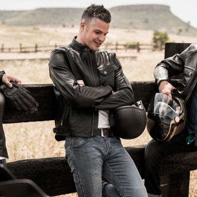 Мотокуртка кожаная