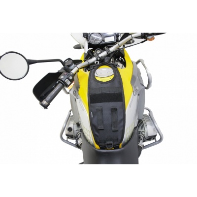 [KINETIC FUN] Сумка Adventure универсальная на бак мотоцикла с креплением, 12-18 литров текстиль, цвет Черный фото в интернет-магазине FrontFlip.Ru