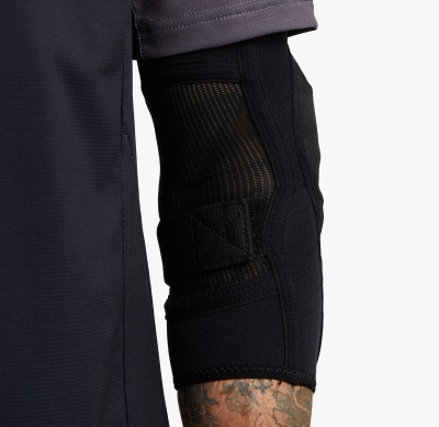 Налокотники Race Face Ambush Elbow  Stealth фото в интернет-магазине FrontFlip.Ru