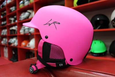 Сноубордический шлем Los Raketos Spark Fuxia фото в интернет-магазине FrontFlip.Ru